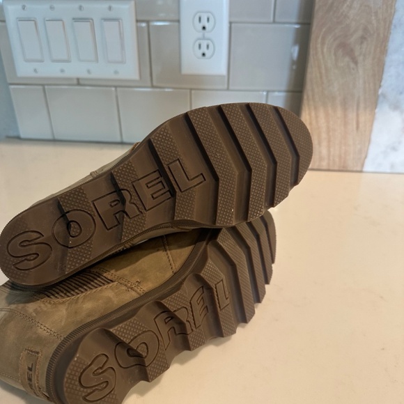 Sorel Women’s Joan of Arctic Wedge Chelsea Boot size 9 in ash brown/tan - Picture 6 of 8